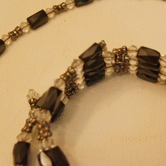 Magnetic Wrap Bracelet Black and silver beads 36" - Picture 5 of 12